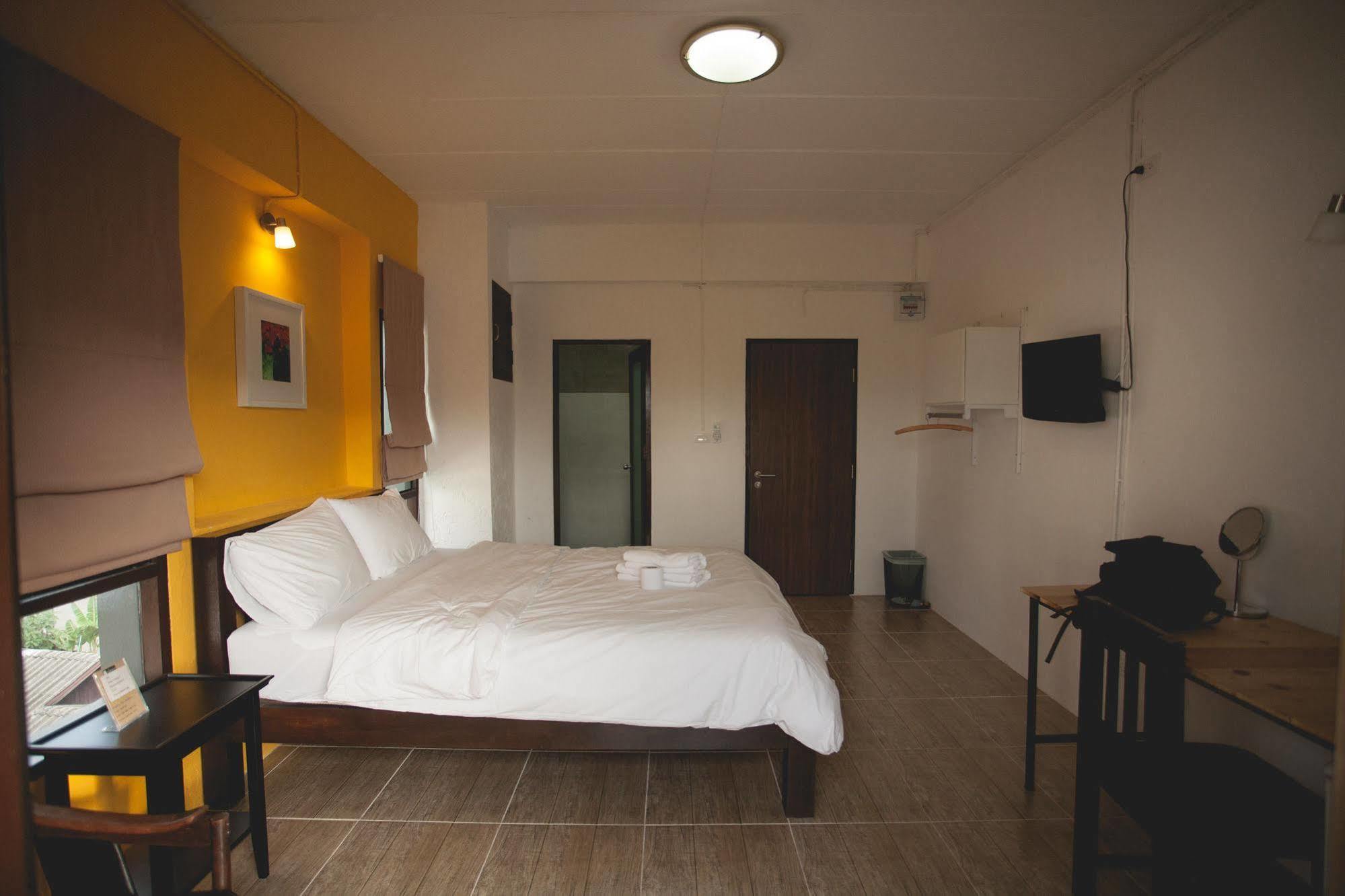 Isleep Guesthouse Chiang Mai Exterior photo